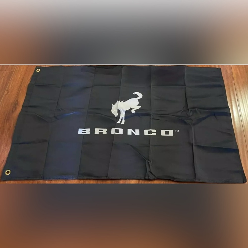 FORD Bronco Black and Silver Flag Limited edition NWT collectors